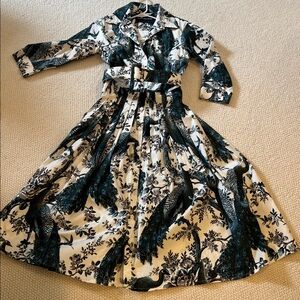 SAMANTHA SUNG Blue and White pheasant print dress. Size 4